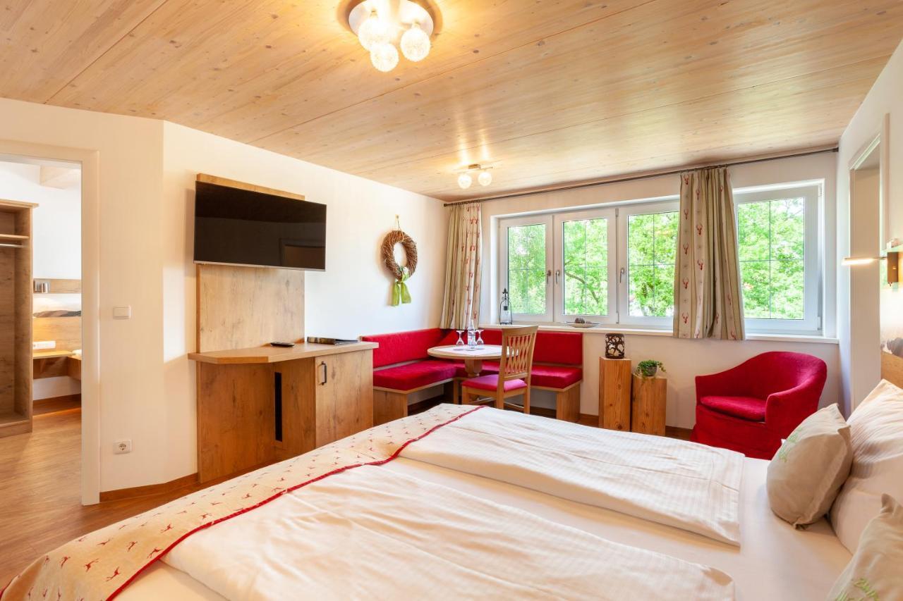 Hotel Lustiger Hirsch Akams Esterno foto