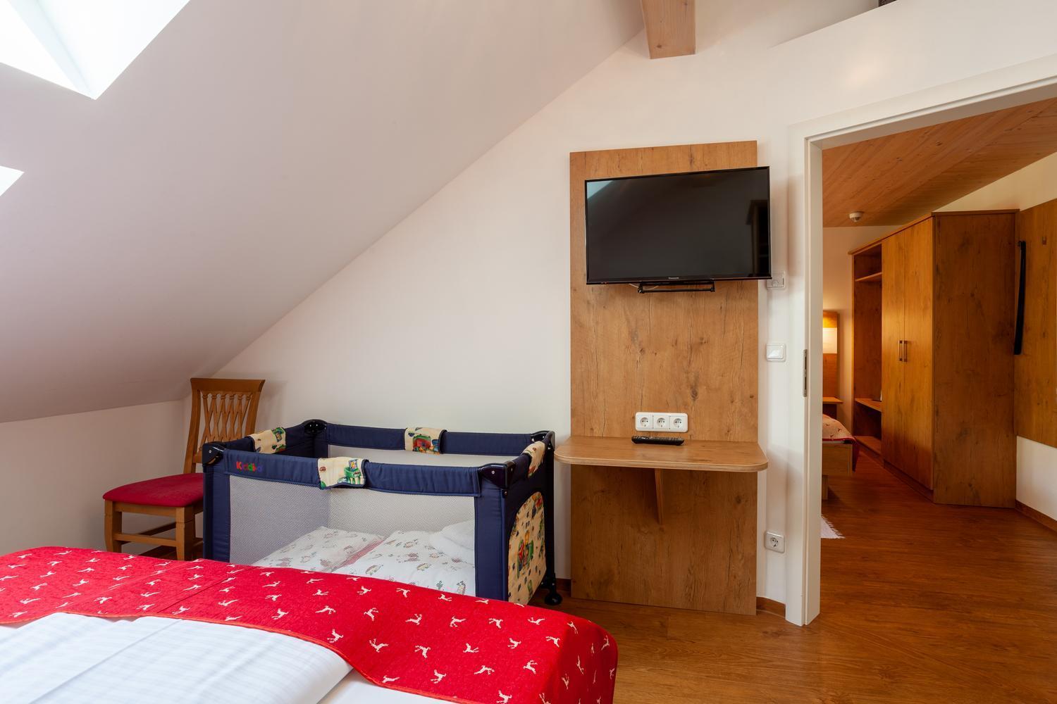 Hotel Lustiger Hirsch Akams Esterno foto