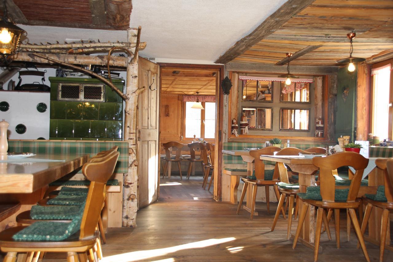 Hotel Lustiger Hirsch Akams Esterno foto