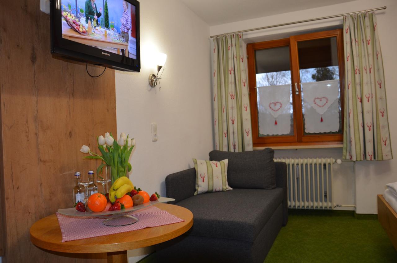 Hotel Lustiger Hirsch Akams Esterno foto
