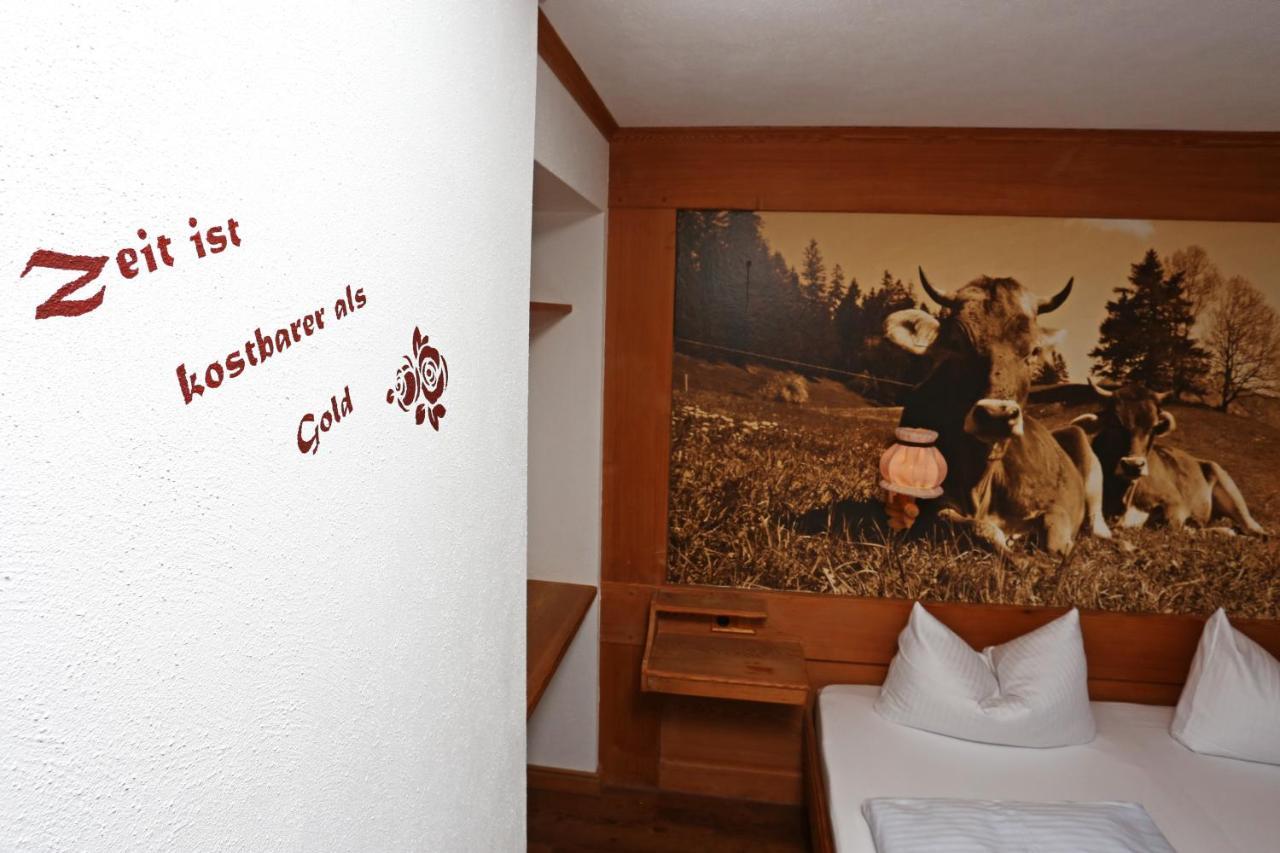 Hotel Lustiger Hirsch Akams Esterno foto