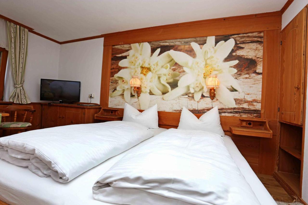 Hotel Lustiger Hirsch Akams Esterno foto